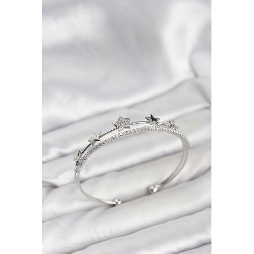 Yıldız Model Gümüş Renk Pirinç Kadın Bileklik