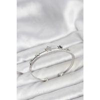 Yıldız Model Gümüş Renk Pirinç Kadın Bileklik