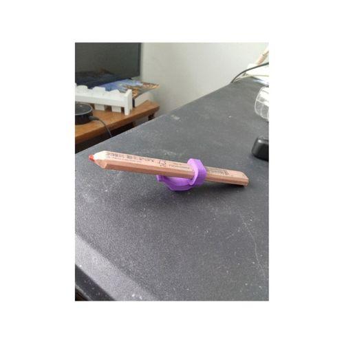 Marangoz Kalemi Şapka Klipsi (Bu ürün Sadece Plastik parçadır - Almadan Önce Soru Sorabilirsiniz)