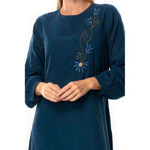 Uzun Kol Şile Bezi Gülşah Bisiklet Yaka Nakışlı Uzun Yazlık Elbise Lacivert Lcvt
