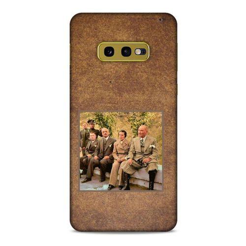 Samsung Galaxy S10e Kılıf Atatürk (25) Antişok Kapak Kahve Kumlar