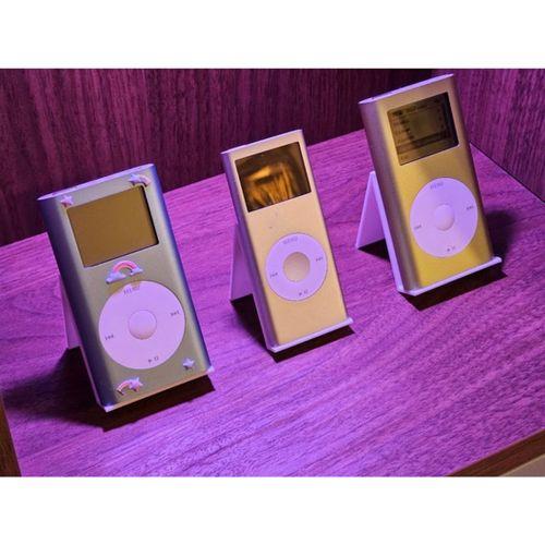 iPod Mini ve iPod Nano 2. Nesil Standı (Bu ürün Sadece Plastik parçadır - Almadan Önce Soru Sorabilirsiniz)