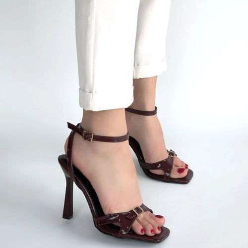 Mirge Bordo Rugan Topuklu Bilekten Kemerli Ayakkabı