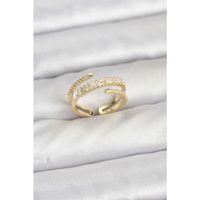 Pirinç Gold Renk Sıralı Baget Zirkon Taşlı Kadın Yüzük