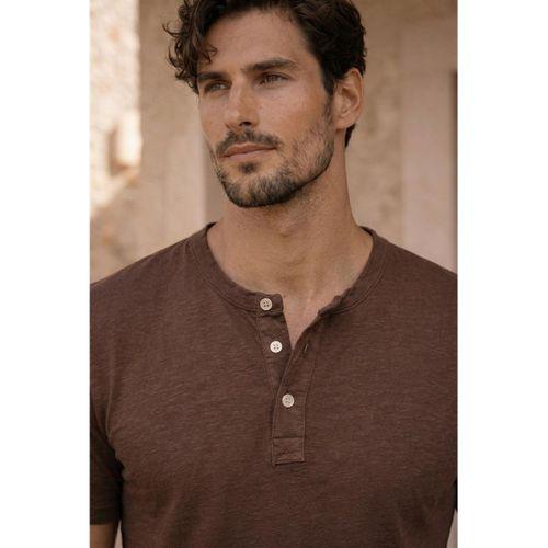 Edgar Regular Fit 3 Düğmeli Pat Flamlı Suprem Kumaş Pis Yaka Erkek T-Shirt - Kahve