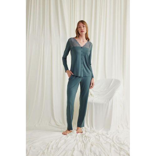 Yakası Omzu Ve Paçası Dantelli Boydan Düğmeli Pijama Takımı