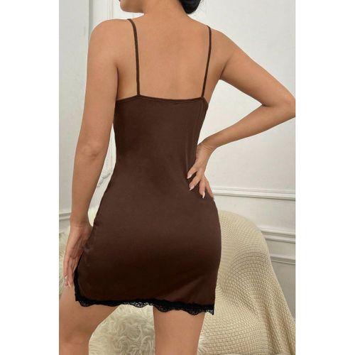 Kadın Kahverengi Göğsü Ve Bacakları Dantelli Yırtmaçlı Şık Gecelik