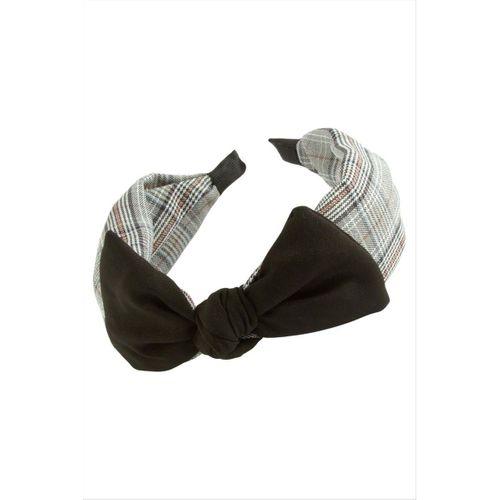 Kare Desenli Fiyong Taç