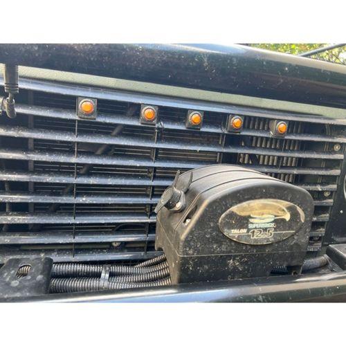 Land Rover Defender Ön Radyatör Izgara Konum Lambası Montajı (Bu ürün Sadece Plastik parçadır - Almadan Önce Soru Sorabilirsiniz)