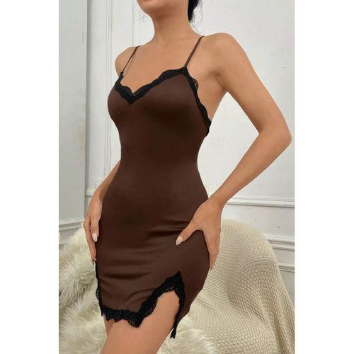 Kadın Kahverengi Göğsü Ve Bacakları Dantelli Yırtmaçlı Şık Gecelik