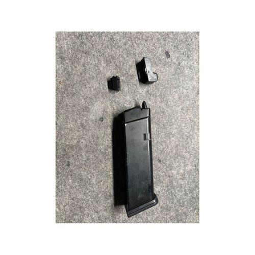 - We G17 Glock 17 Şarjör Lastik Contası Tamiri (Bu ürün Sadece Plastik parçadır - Almadan Önce Soru Sorabilirsiniz)