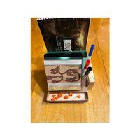 Quest Takvim Zar Tray ve Kart Destesi Tutucu 2024 3D Baskı (Bu ürün Sadece Plastik parçadır - Almadan Önce Soru Sorabilirsiniz)