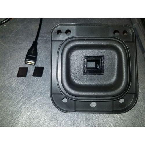 Nissan Cube – Chrome – Güncellenmiş USB bağlantı noktası – 5138317