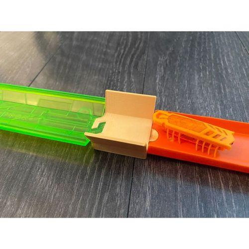 Hexbug Nano'dan Hot Wheels Rayı Adaptörü (Bu ürün Sadece Plastik parçadır - Almadan Önce Soru Sorabilirsiniz)