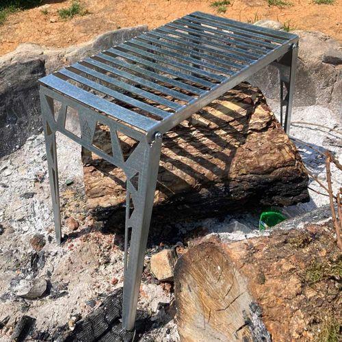 Kamp Ayısı® NorrGrill™ Ateş Üstü Ayaklı Izgaralı Katlanır Kamp Piknik Masası