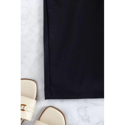 Kadın Siyah Önden Bağcıklı Deniz Şortu