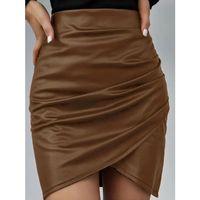 Kadın Yüksek Bel Yandan Fermuarlı Pileli Mini Deri Etek