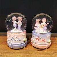 Sevimli Sevgililer Büyük Boy Kar Küresi