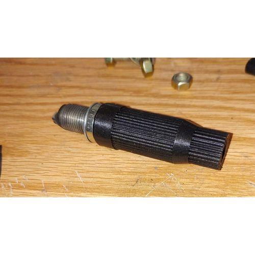 Buji Tutma Aparatı 3D Baskı (Bu ürün Sadece Plastik parçadır - Almadan Önce Soru Sorabilirsiniz)