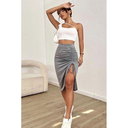 Kadın Beyaz Modern Fit Tek Omuzlu Çapraz Askılı Crop Top Büstiyer