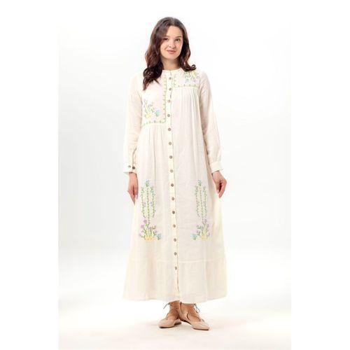 Uzun Kol Neşe Nakış Detaylı Boydan Düğmeli Yazlık Şile Bezi Uzun Elbise Krem Krm