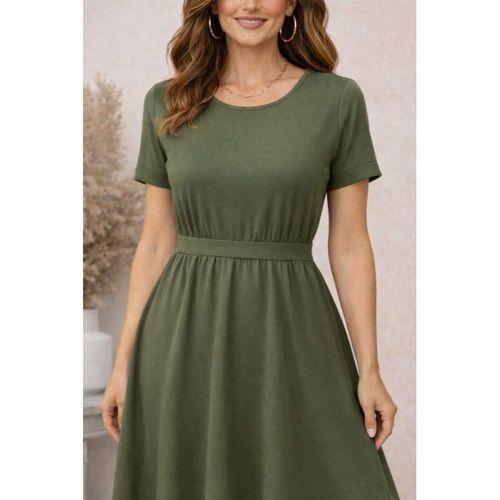 Kadın Kısa Kollu Yuvarlak Yaka Arkadan Düğmeli Viskon Midi Elbise