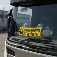 Devran Dönüyor İyi Seyirler Kamyon ve Araba Ön Cam Yazısı Vantuzlu 25cmx8cmx4mm