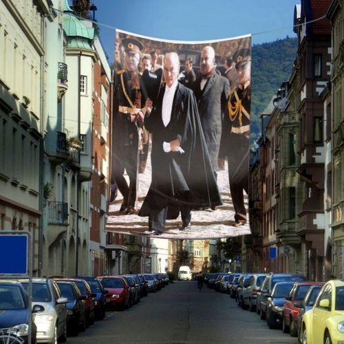Pelerinli Mustafa Kemal Atatürk Poster Dış Cephe Bayrağı Ata21