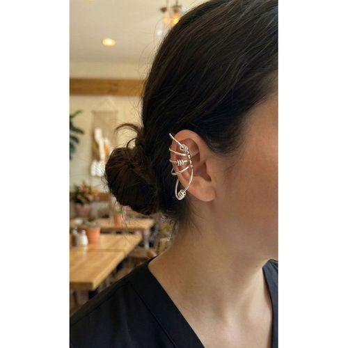 Pirinç Halkalı Model Gümüş Renk Kıkırdak Küpe