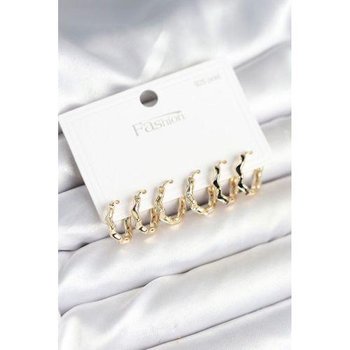 Gold Renk Pirinç Zikzak Model 925 Ayar Gümüş Çivili Kadın Küpe Seti