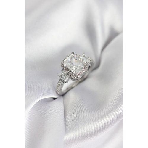 Gümüş Renk Kare Baget Zirkon Taşlı Tek Taş Model Kadın Yüzük