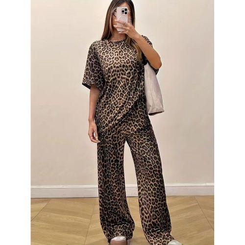 Kadın Kısa Kollu Bisiklet Yaka Iki Iplik Leopar Desenli Bluz Ve Pantolon Ikili Takım
