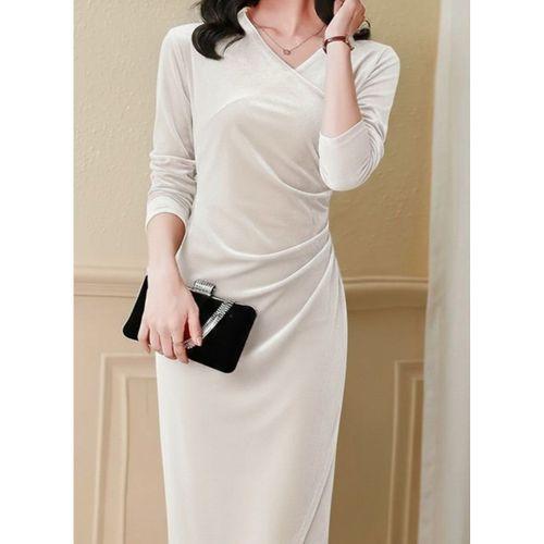 Kadın Uzun Kollu Kruvaze Yakalı Yandan Büzgülü önden çapraz Detaylı Midi Kadife Elbise