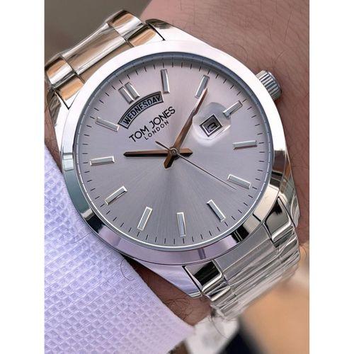 Tom Jones Bileklik Hediyeli Çelik Kordon 3 Atm Suya Dayanıklı 2 Yıl Garantili Erkek Kol Saati 10072.1