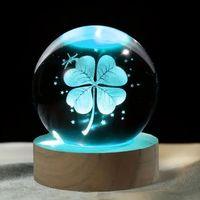 Yonca Tasarımlı Renk Değiştiren Cam Küre