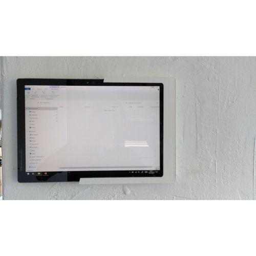 Microsoft Surface Pro 4 Displine Sürüm için Duvar Askı Aparatı (Bu ürün Sadece Plastik parçadır - Almadan Önce Soru Sorabilirsiniz)