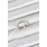 Pirinç Gümüş Renk Kemik Model Zirkon Taşlı Kadın Yüzük