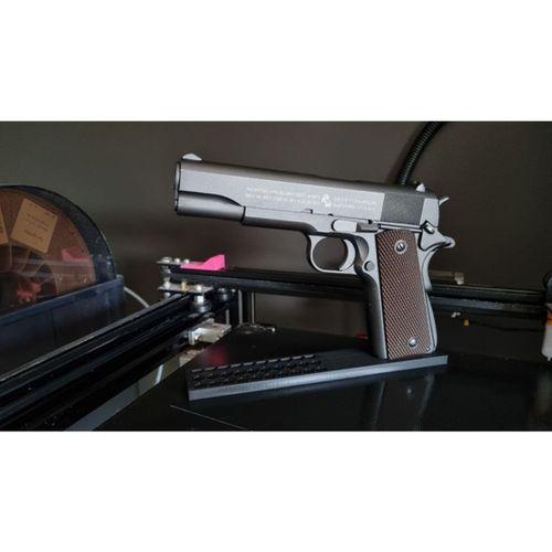 Colt M1911 Standı (Bu ürün Sadece Plastik parçadır - Almadan Önce Soru Sorabilirsiniz)