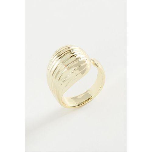 Çizgili Su Damlası Metal Yüzük