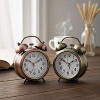 Yuvarlak Eskitme Metal Çalar Saat