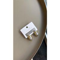 Taşlı Damla Küpe - Altın