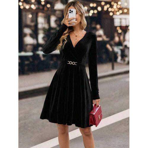 Kadın Uzun Kollu Kruvaze Yakalı Toka Detaylı Mini Kadife Elbise
