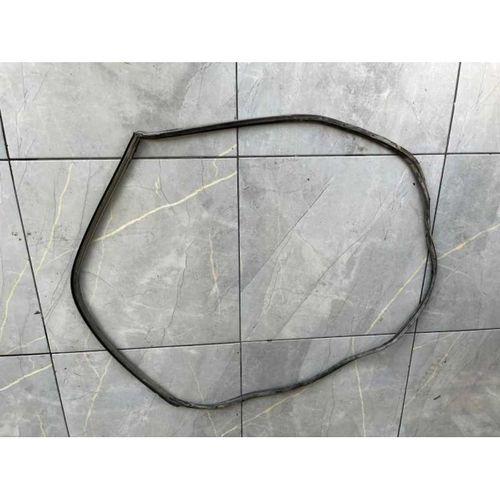 Mazda 323 Sedan Arka Kapi Çevre Fi̇ti̇li̇ Çikma Orji̇nal 90-94