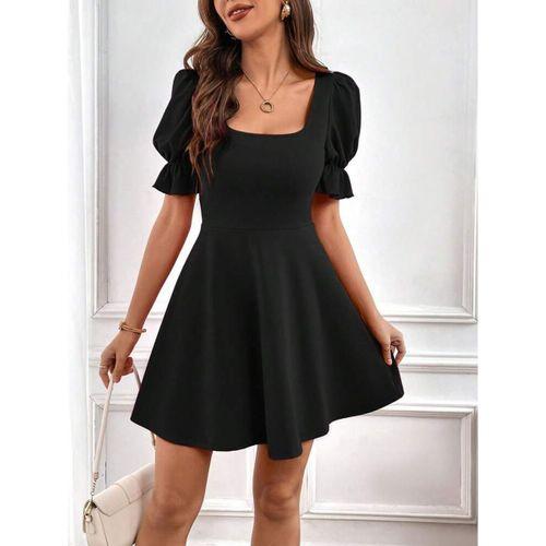 Kadın Kısa Kollu Kare Yakalı Kiloş Ithal Krep Elbise