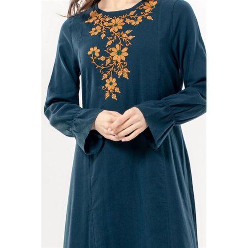 Uzun Kol Aysu Nakışlı Bisiklet Yaka Şile Bezi Yazlık Uzun Elbise Petrol Ptrl