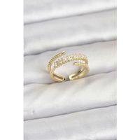 Pirinç Gold Renk Sıralı Baget Zirkon Taşlı Kadın Yüzük