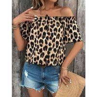 Kadın Madonna Yaka Fırfırlı Leopar Desenli Mikro Kumaş Bluz