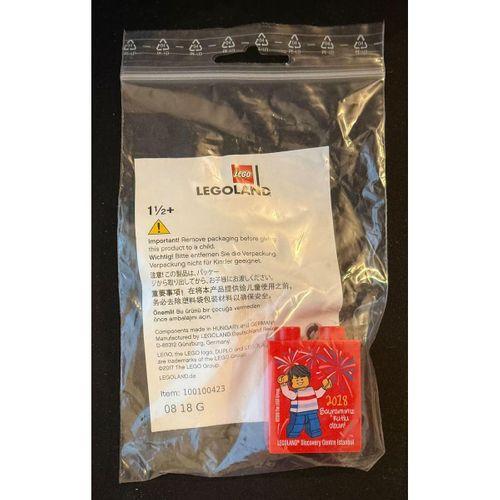 Legoland Discovery Centre 2018 Bayraminiz Kutlu olsun Minifigure and Fireworks Pattern Duplo Brick 1x2x2