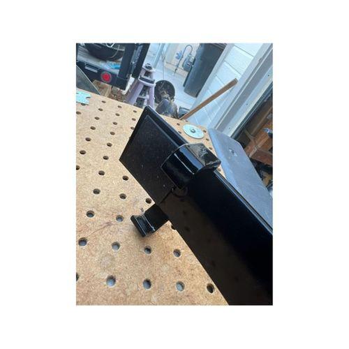 Toyota Yaprak Yay Kızak (Bu ürün Sadece Plastik parçadır - Almadan Önce Soru Sorabilirsiniz)