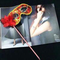 Lüks Taşlı Saplı Maskeli Balo Maskesi Kırmızı Renk 35 Cm - Lisinya